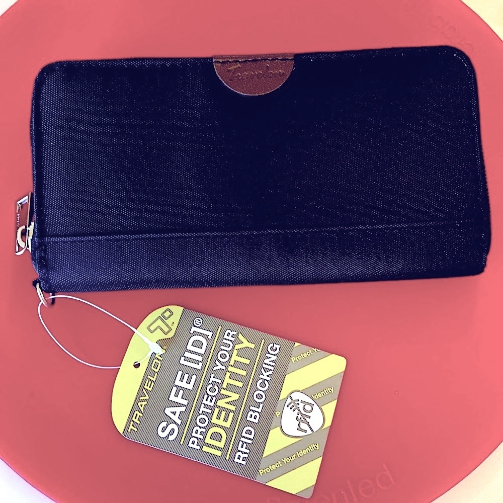 Travelon wallet